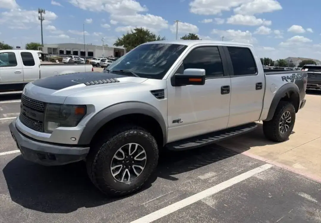 2013 Ford F-150 SVT Raptor 6.2L V8