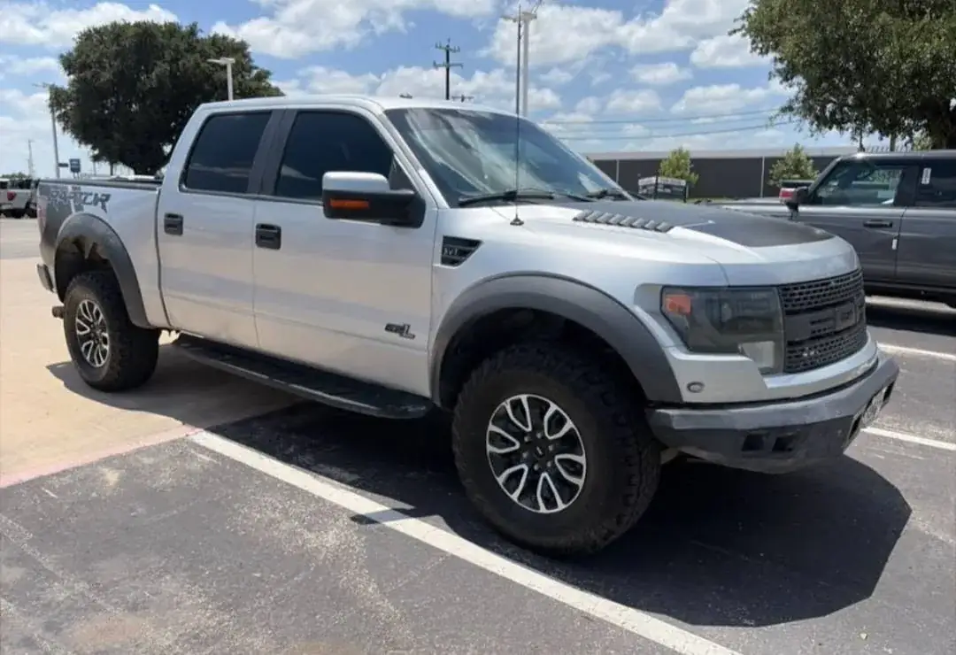 2013 Ford F-150 SVT Raptor 6.2L V8
