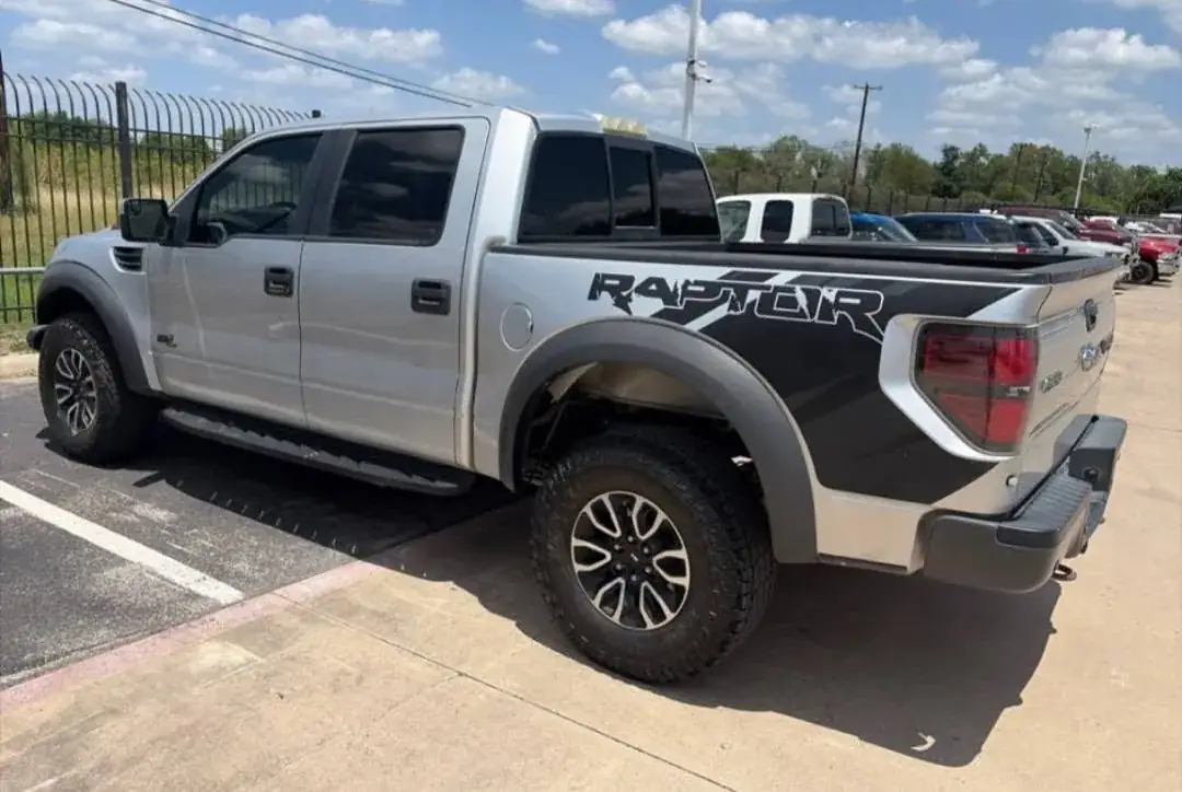 2013 Ford F-150 SVT Raptor 6.2L V8